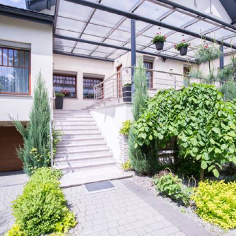 Stairway,In,Front,Of,Luxury,Detached,House Stairway,In,Front,Of,Luxury,Detached,House